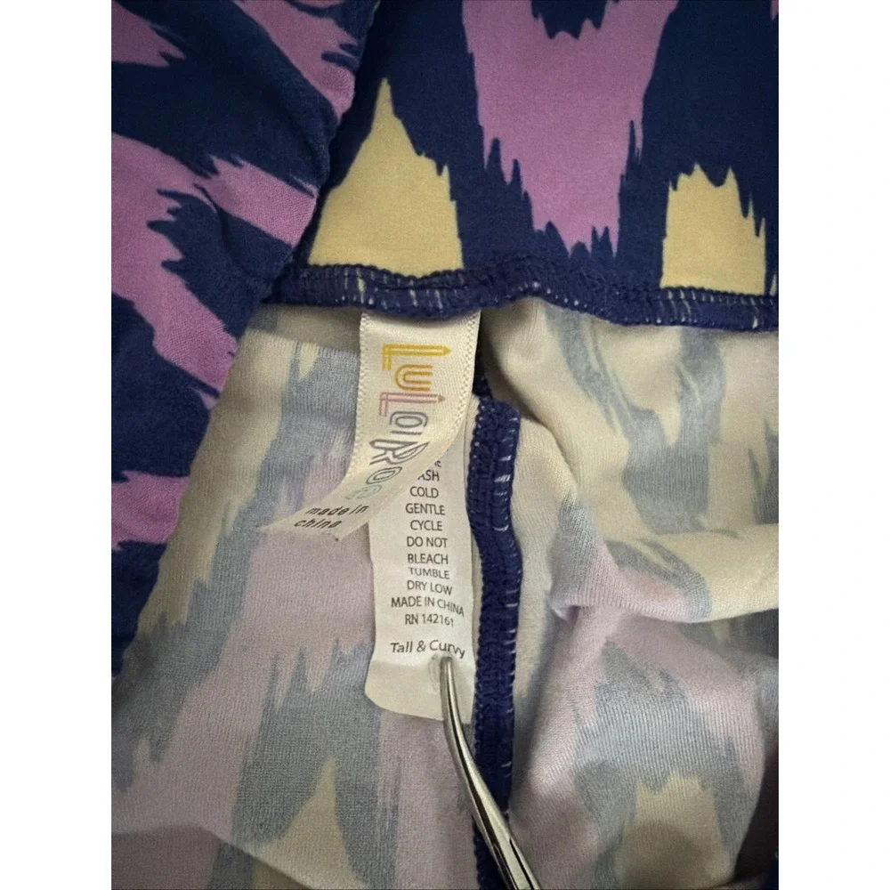 Lot 5 LuLaRoe Tall & Curvy Leggings Floral Geometric Flamingos Stars Hearts EUC - Picture 8 of 12